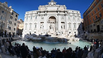 FOTO: Roma Kini Pungut Biaya untuk Lempar Koin di Air Mancur Trevi