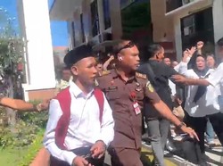 Mahasiswa Unram Didakwa Bunuh Mahasiswi, Ibunya Tak Terima