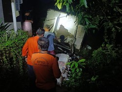 Tanah Gerak di Tomo Sumedang, Tiga Rumah Rusak Berat