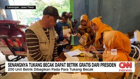 VIDEO: Tukang Becak Bahagia Dapat Betrik Gratis dari Presiden