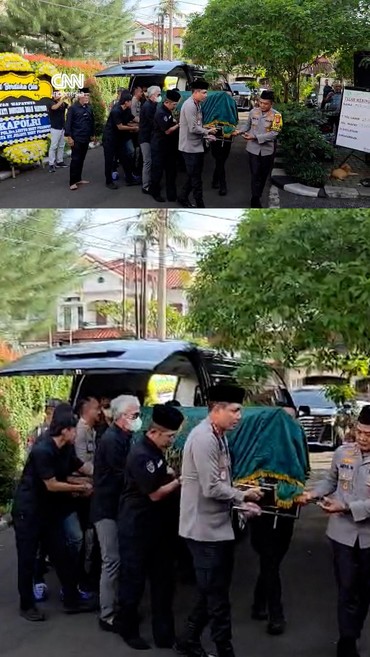 Momen Jenazah Istri Hoegeng Tiba di Rumah Duka
