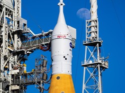 Peluncuran Astronaut ke Bulan Ditunda Lagi Karena Roket Bermasalah