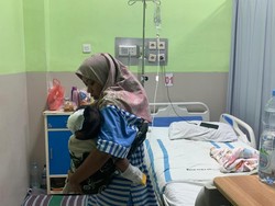 Kondisi Terkini Bayi 4 Bulan Korban Serangan Monyet Liar di Demak