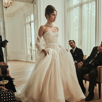 Menikah Pakai Sandal? Ini Pilihan Sandal Cantiknya dari Kolaborasi Brand Ternama