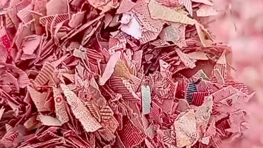 Cacahan diduga dari uang kertas pecahan Rp 100 ribu dan Rp 50 ribu di TPS liar di Kecamatan Setu&comma; Kabupaten Bekasi&comma; bikin geger&period; &lpar;dok Pribadi&sol;Rido S&rpar;