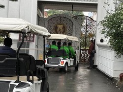 Naik Mobil Golf, Cak Imin Pimpin Rombongan PKB Temui Prabowo di Istana