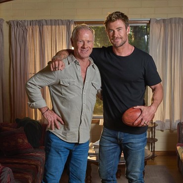 Chris Hemsworth Lebih Menghargai Waktu Usai Ayahnya Divonis Alzheimer