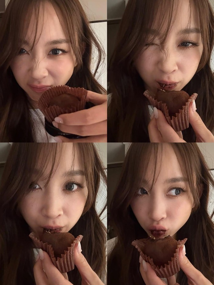 Dita Karang mengunggah potret dirinya di media sosial saat menikmati Dubai Chewy Cookie