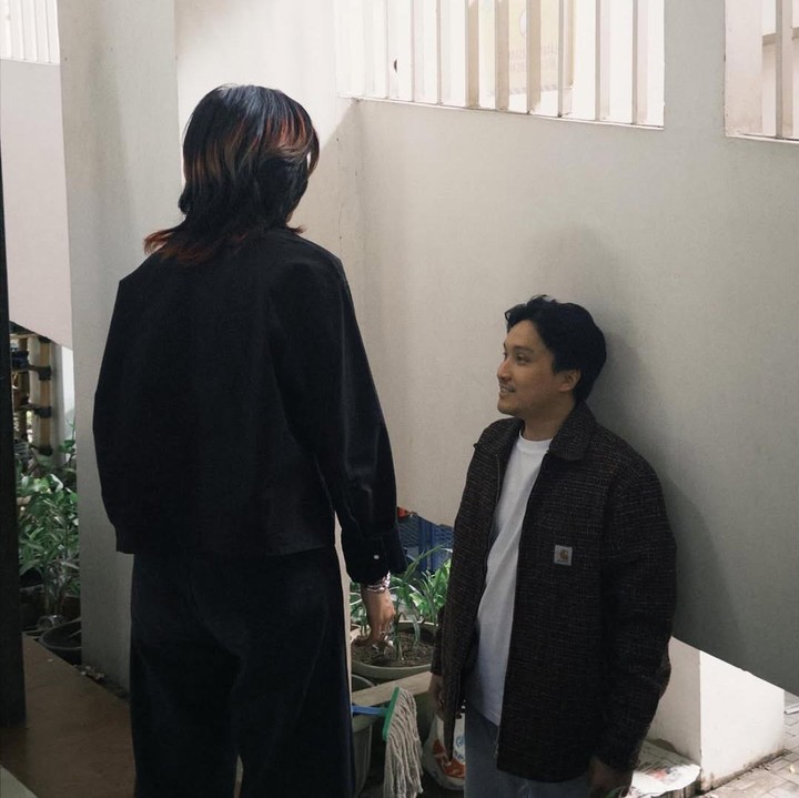 <p>Pasangan Isyana Sarasvati dan Rayhan Maditra Indrayanto tengah diselimuti kebahagiaan. Keduanya baru saja merayakan ulang tahun pernikahan yang ke-6 pada 2 Februari kemarin. (Foto: Instagram @rayhanmaditra__)</p>