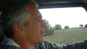 File Epstein: Pertukaran Email Dengan Rothschild, Bawa-bawa Hitler