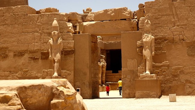 Misi arkeologi gabungan Mesir-China menemukan danau kuno yang diyakini 'suci' di kompleks Kuil Montu, kawasan Kompleks Kuil Karnak, Luxor.