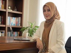 7 Gaya Modis Lutviana Ulfah Istri Syekh Puji, Jadi Ibu 4 Anak & Pengusaha Muda