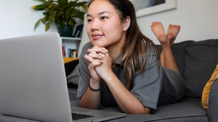 Merasa Dekat dengan Idola? Ini Dampak Parasocial Relationship Terhadap Kesehatan Mental