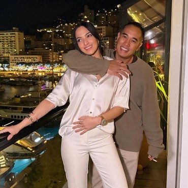 Diterpa Hoaks Cerai, Ini 7 Potret Nia Ramadhani & Ardi Bakrie Buktikan Keharmonisan