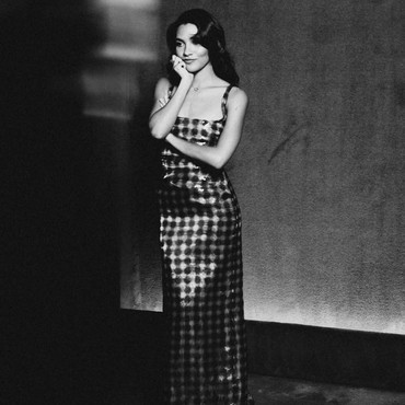 Lirik Lagu Reason To Stay - Olivia Dean