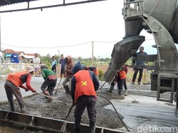 Viral Jalan Baru Dicor di Losari Brebes Ambyar Digilas Pemotor