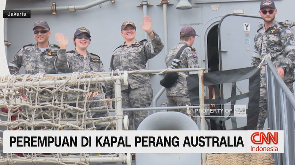 VIDEO: Perempuan di Kapal Perang Australia