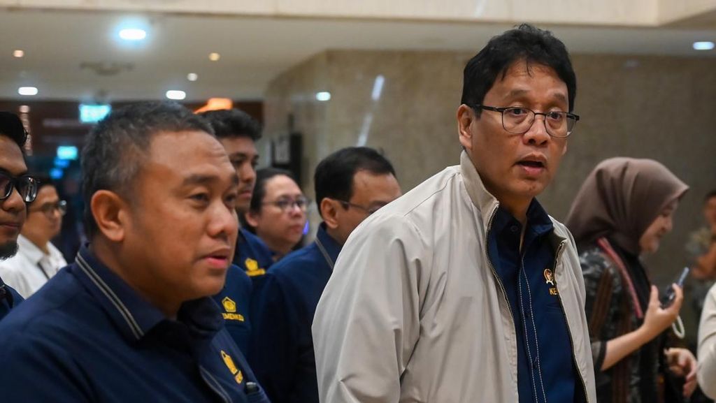 Purbaya Respons Moody's Ubah Outlook Peringkat Kredit RI Jadi Negatif