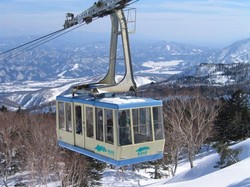 Ranselnya Nyangkut di Kereta Gantung, Turis Wanita Terjebak Sampai Tewas