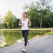 5 Trik Jalan Kaki yang Bikin Badan Ramping Tanpa Harus ke Gym Menurut Ahli