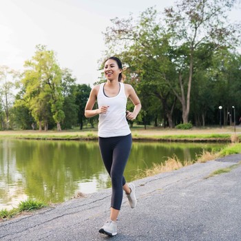 5 Trik Jalan Kaki yang Bikin Badan Ramping Tanpa Harus ke Gym Menurut Ahli