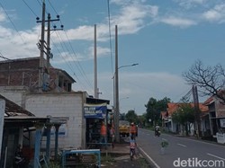 Langkah PLN Usai Viralnya Warga Pasuruan Minta Tiang Listrik Dipindah