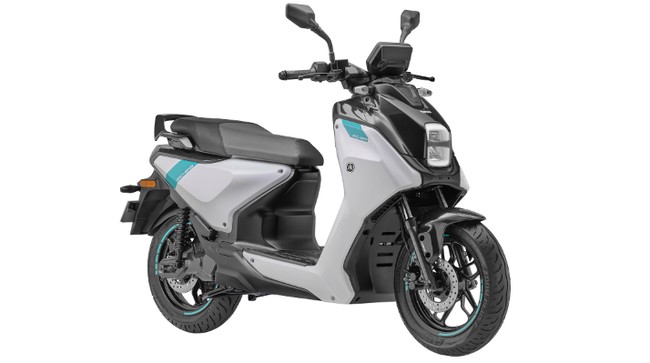 Yamaha EC-06 sekarang mulai dijual di India, banderolnya sekitar Rp30 jutaan dengan baterai 4 kWh dan jarak tempuh 169 km.