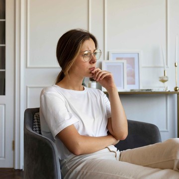 5 Alasan Orang Cerdas Cenderung Merasa Kurang Pintar dan Suka Meremehkan Diri Sendiri Menurut Psikologi