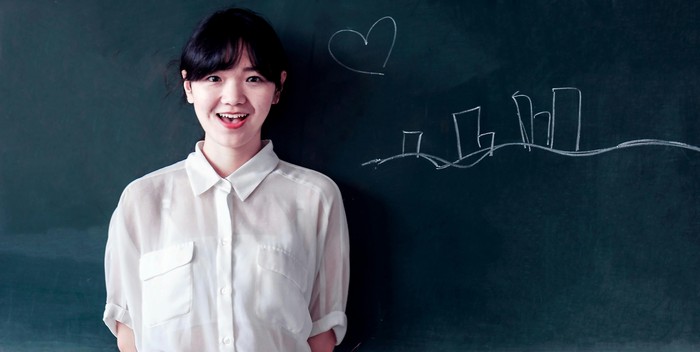 Karier ISFJ bidang pendidikan. Mereka sadar akan kebutuhan orang lain dan senang sekali berbagi pengetahuan kepada mereka yang membutuhkan.