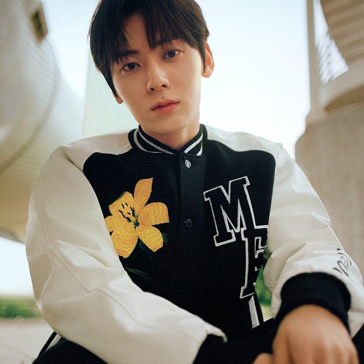 <p>Bintang drakor <em>Study Group</em>, Hwang Min Hyun, merupakan salah satu aktor jebolan Produce 101 Season 2 sekaligus member NU&rsquo;EST dan WANNA ONE. Aktingnya yang memukau, membuat Min Hyun dikenal sebagai aktor multitalenta. (Foto: Instagram @optimushwang)</p>