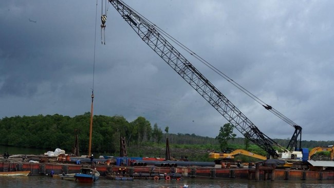 Pembangunan Dermaga Jetty Multipurpose di Wanam, Merauke, mencapai 93% dan ditargetkan beroperasi Maret 2026. Proyek ini mendukung pengembangan kawasan pangan.