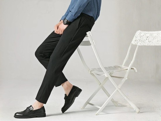 Rayakan Chinese New Year 2026 dengan 3 Celana Pria untuk Tampil Rapi, Elegan, dan Percaya Diri!