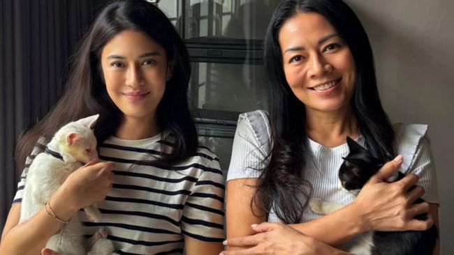 Cerita Dian Sastrowardoyo Putuskan Adopsi Kucing Bareng Dee Lestari, Kok Bisa?
