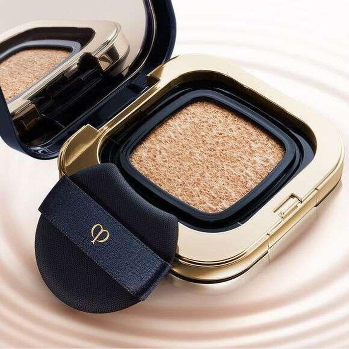 Clé de Peau Beauté Radiant Cushion Foundation Dewy SPF25 PA+++