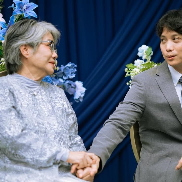 <p>Tentu saja unggahan tersebut langsung dibanjiri perhatian warganet. Hal ini diketahui dari kolom komentar yang ramai dengan ucapan selamat ulang tahun untuk ibunda.&nbsp;(Foto: Instagram @dikta)</p>