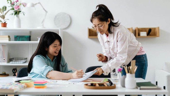 Gemini punya sifat mudah beradaptasi yang membantu mereka tetap positif