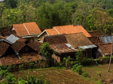 Presiden Minta Warga Ganti Genteng Rumah, Menko Perekonomian Bilang Akan Ditanggung APBN