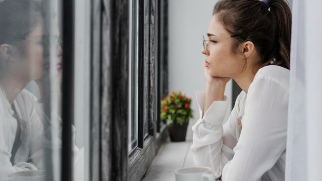 Memahami Social Battery: Kenapa Introvert Butuh Waktu Menyendiri untuk Pulih?