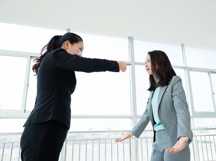 Ciri Orang yang Suka Menghakimi, Sering Ucapkan 12 Kalimat Ini Menurut Psikologi