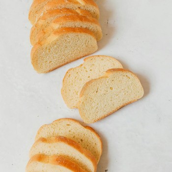 3 Alasan Kenapa Sebaiknya Kamu Tidak Makan Roti Putih Setiap Hari