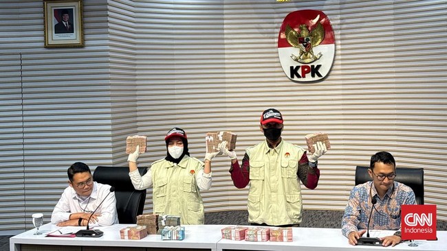 KPK mengungkap Kepala KPP Madya Banjarmasin Mulyono menyinggung uang apresiasi untuk permohonan restitusi PPN PT BKB.