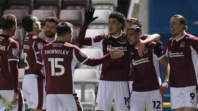 Insiden kocak menimpa klub kasta ketiga Liga Inggris, Northampton Town, pada bursa transfer Januari lalu.