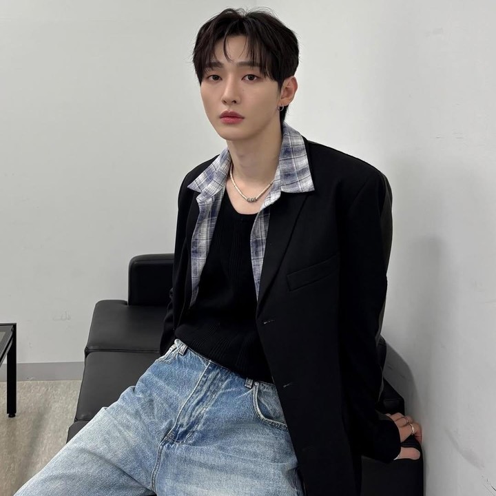 <p>Mantan leader WANNA ONE, Yoo Ji Sung, juga tak kalah keren, Bunda. Ia diketahui menunjukkan kebolehan aktingnya dalam drama Let Me Be Your Knight, Thundercloud Rainstorm, serta Living with a Chaebol Only I Can See. (Foto: Instagram @_yoonj1sung_)</p>