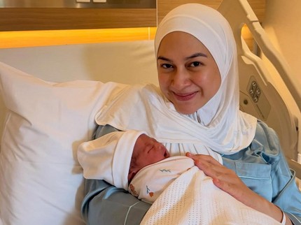 Nina Zatulini Melahirkan Anak Keempat, Intip Potretnya Bersama Baby Khalisa