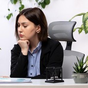 3 Alasan Kenapa Orang Cerdas Sering Meragukan Diri Sendiri