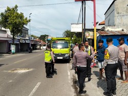 Pulang Sekolah Pelajar MTs di Bojonegoro Tewas Tertabrak Truk