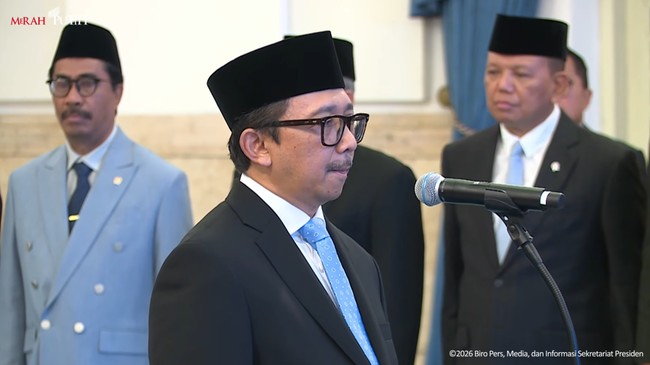 Presiden Prabowo Subianto resmi melantik Juda Agung sebagai Wakil Menteri Keuangan yang baru, mengisi bangku yang ditinggalkan Thomas Djiwandono sebelumnya.
