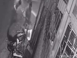 CCTV Ungkap Aksi Brutal Gerombolan Pemuda di Margaasih