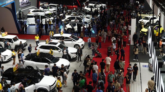 Penjualan Mobil Maret 2026 Jatuh Dalam, Toyota Masih Raja Jalanan RI