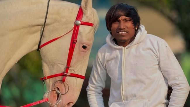 Berikut profil Suraj Chavan yang belakangan viral di medi sosial karena dikenal sebagai Justin Bieber-nya India.